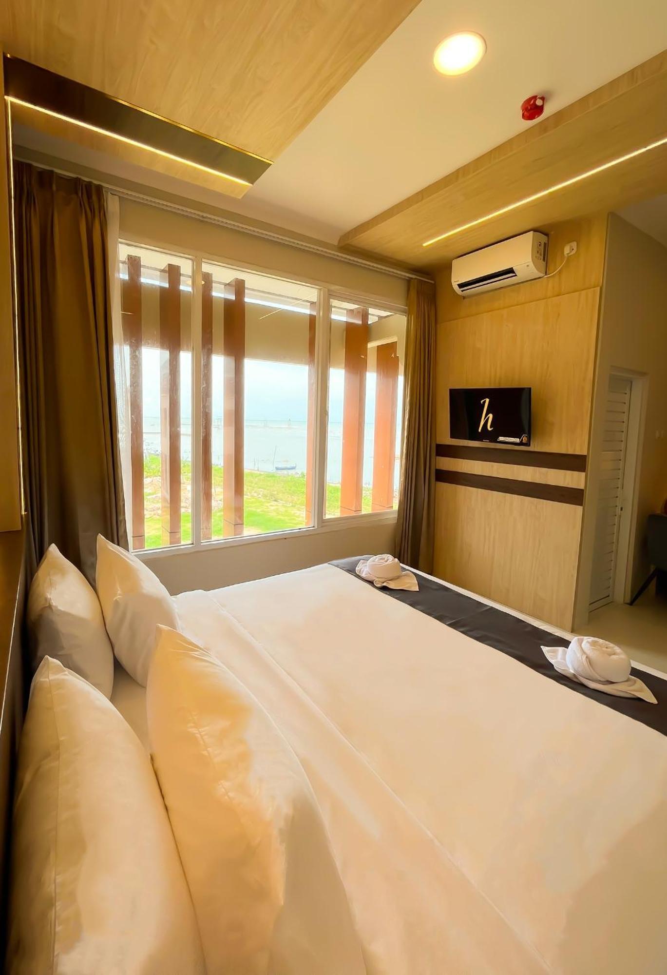 Horison Resort Antawirya Jepara Bagian luar foto